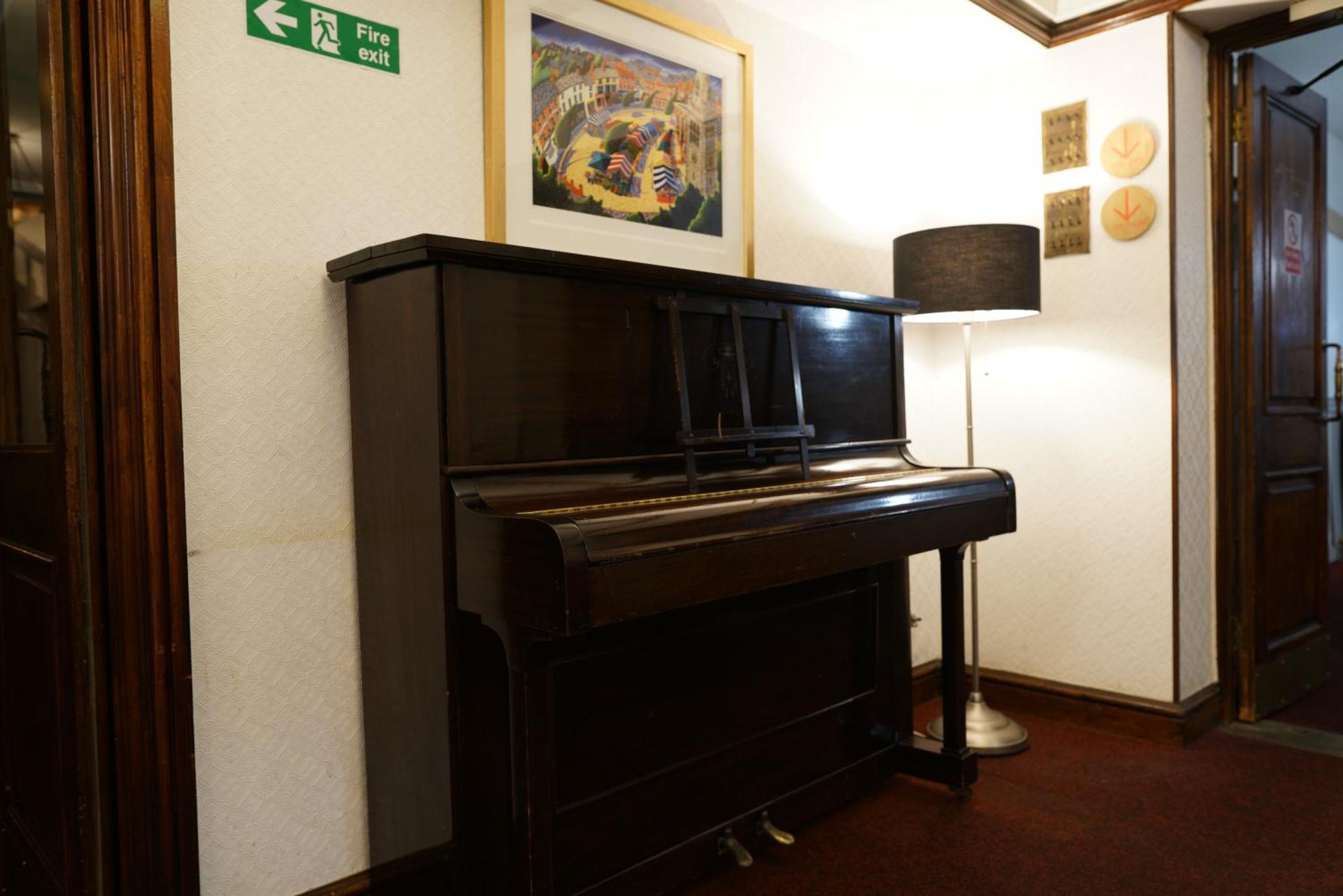 Royal Hotel Kettering  Eksteriør bilde
